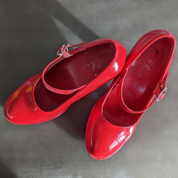 ❤️Ellie Red Maryjane Chunky Heels❤️ - Picture 2 of 5